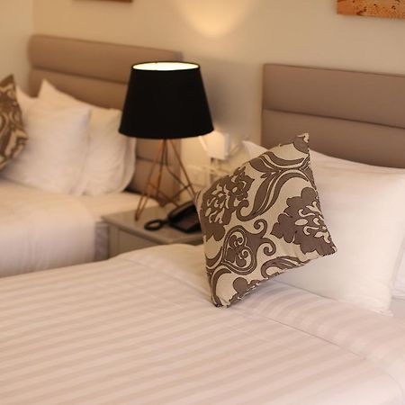 Via Appia Tagaytay Hotel Tagaytay City Екстериор снимка