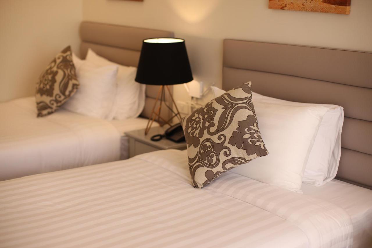 Via Appia Tagaytay Hotel Tagaytay City Екстериор снимка
