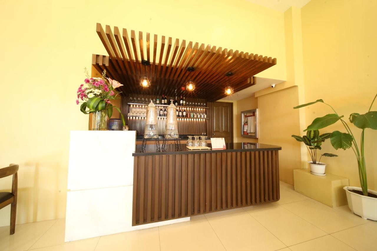 Via Appia Tagaytay Hotel Tagaytay City Екстериор снимка